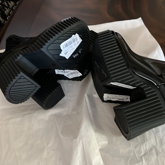 Gianni Bini Ryker Lug Sole Platform Booties. - Picture 8 of 10